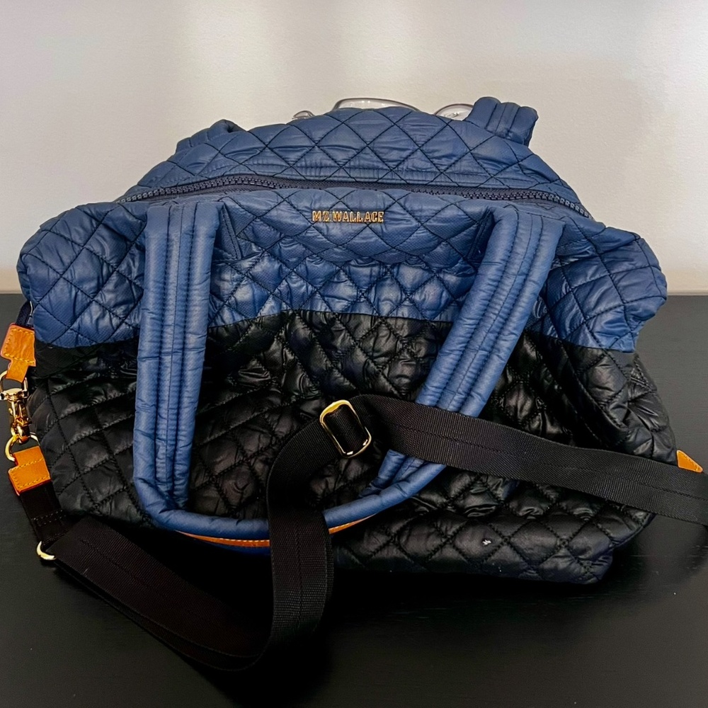 Mz Wallace Medium Sutton Deluxe Tote in Navy and Black